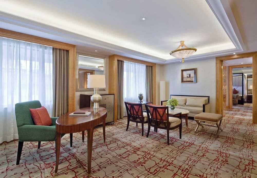China Hotel Guangzhou - Subway Direct To Pazhou Exhibition Center, Free Shuttle During Canton Fair & Exhibitor Registration Counter מראה חיצוני תמונה A suite at the InterContinental Moscow Tretyakovskaya