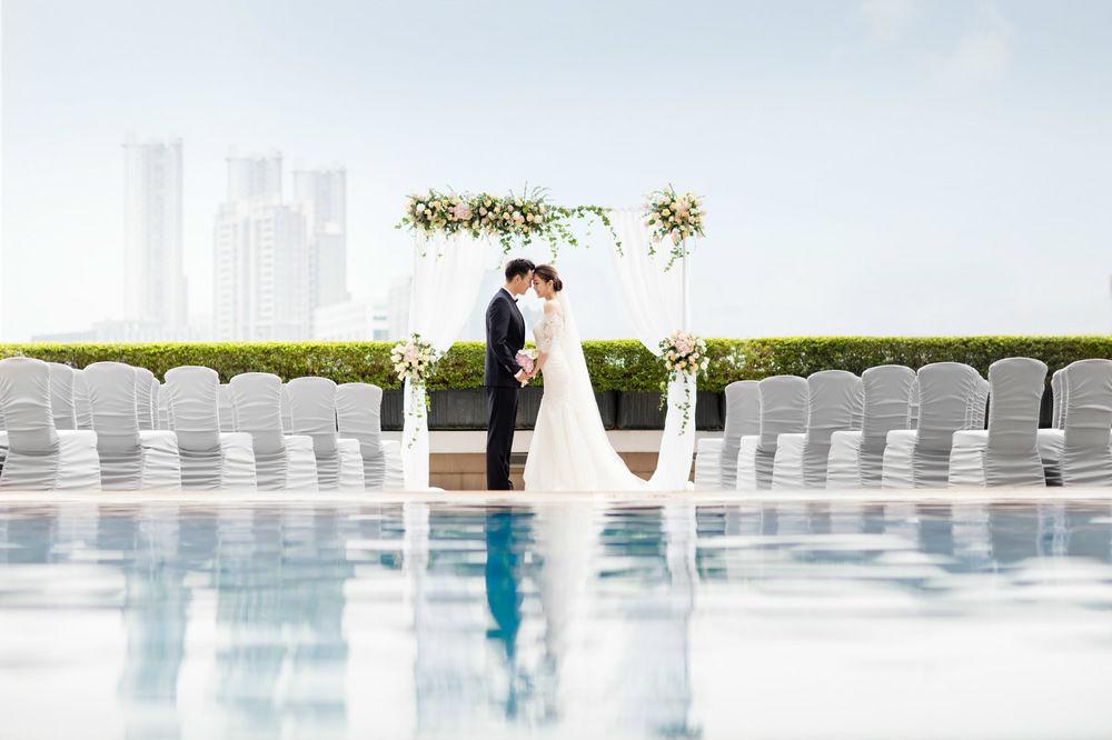 China Hotel Guangzhou - Subway Direct To Pazhou Exhibition Center, Free Shuttle During Canton Fair & Exhibitor Registration Counter מראה חיצוני תמונה Wedding at the pool