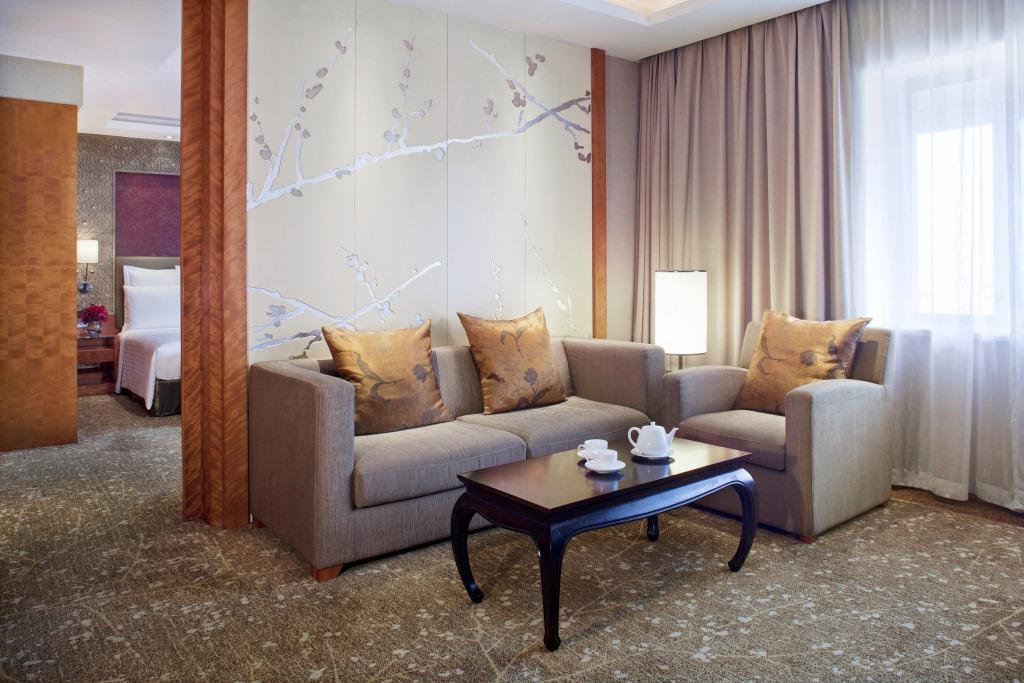 China Hotel Guangzhou - Subway Direct To Pazhou Exhibition Center, Free Shuttle During Canton Fair & Exhibitor Registration Counter מראה חיצוני תמונה A suite at the hotel