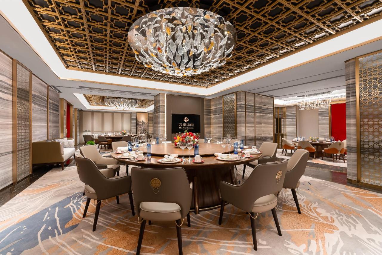 China Hotel Guangzhou - Subway Direct To Pazhou Exhibition Center, Free Shuttle During Canton Fair & Exhibitor Registration Counter מראה חיצוני תמונה The interior of the restaurant