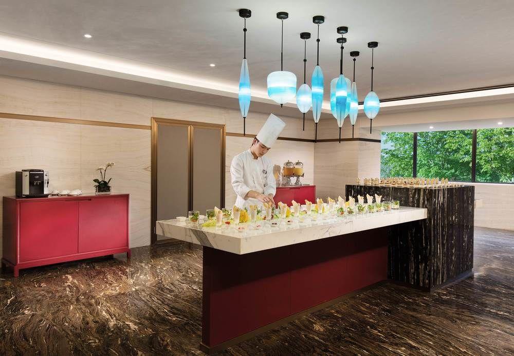 China Hotel Guangzhou - Subway Direct To Pazhou Exhibition Center, Free Shuttle During Canton Fair & Exhibitor Registration Counter מראה חיצוני תמונה The Club at Changi Airport